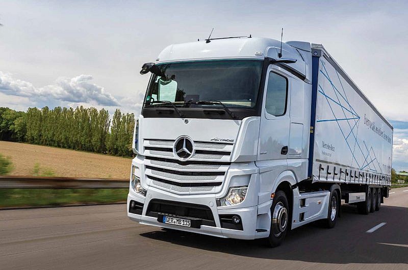 Commercial Vehicle Driver MagazineJune 2019 Cam in the mirror Mercades Benz Actros Review Main Image