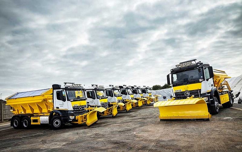 Mercedes-Benz-Arocs Gritters-Set-for-Ringway-Jacobs