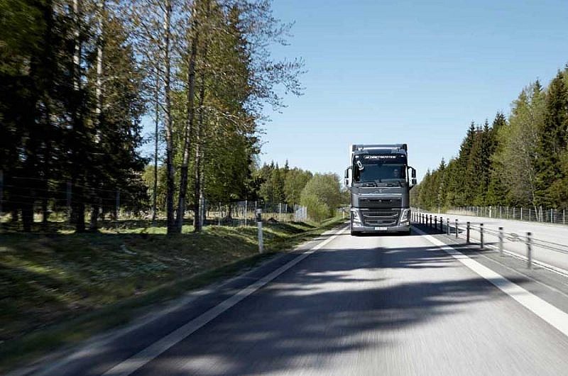 Volvo-FH - Reveiw CV Driver Magazine