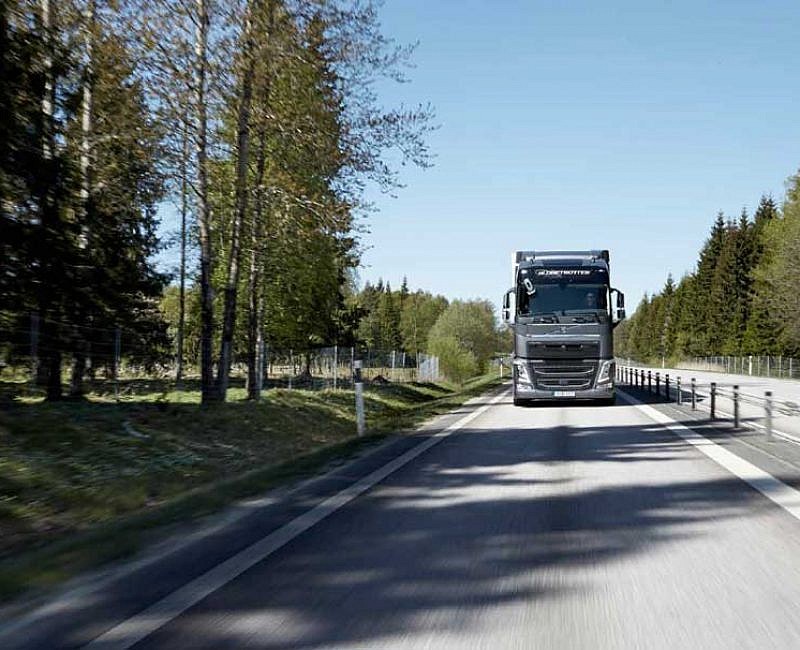 Volvo-FH - Reveiw CV Driver Magazine