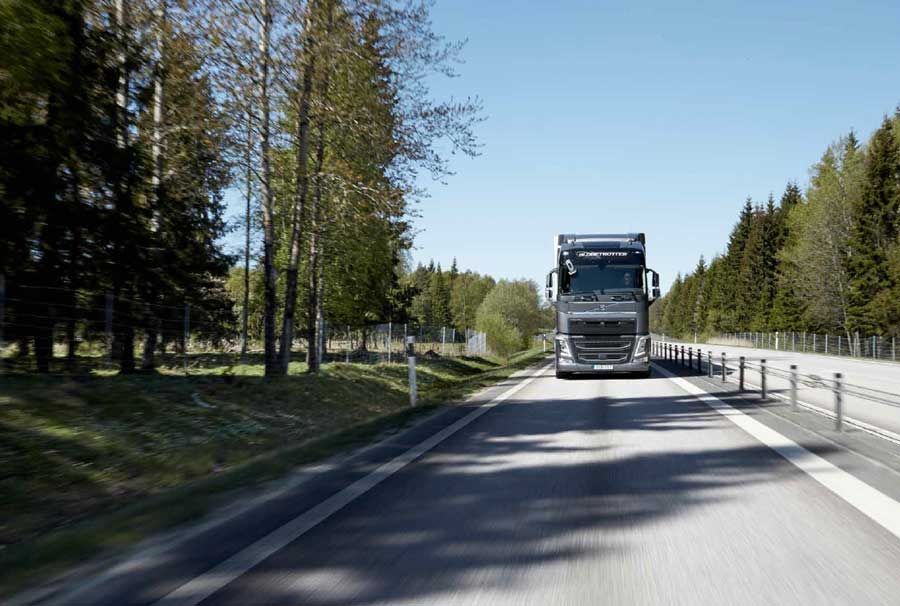 Volvo-FH - Reveiw CV Driver Magazine